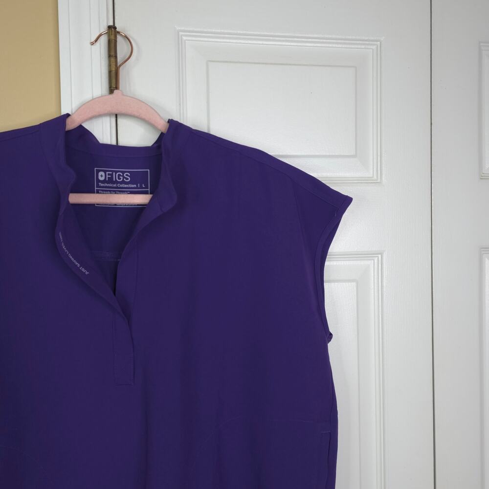 Figs Rafaela Oversized Scrub Top in Purple Size L - Picture 3 of 9